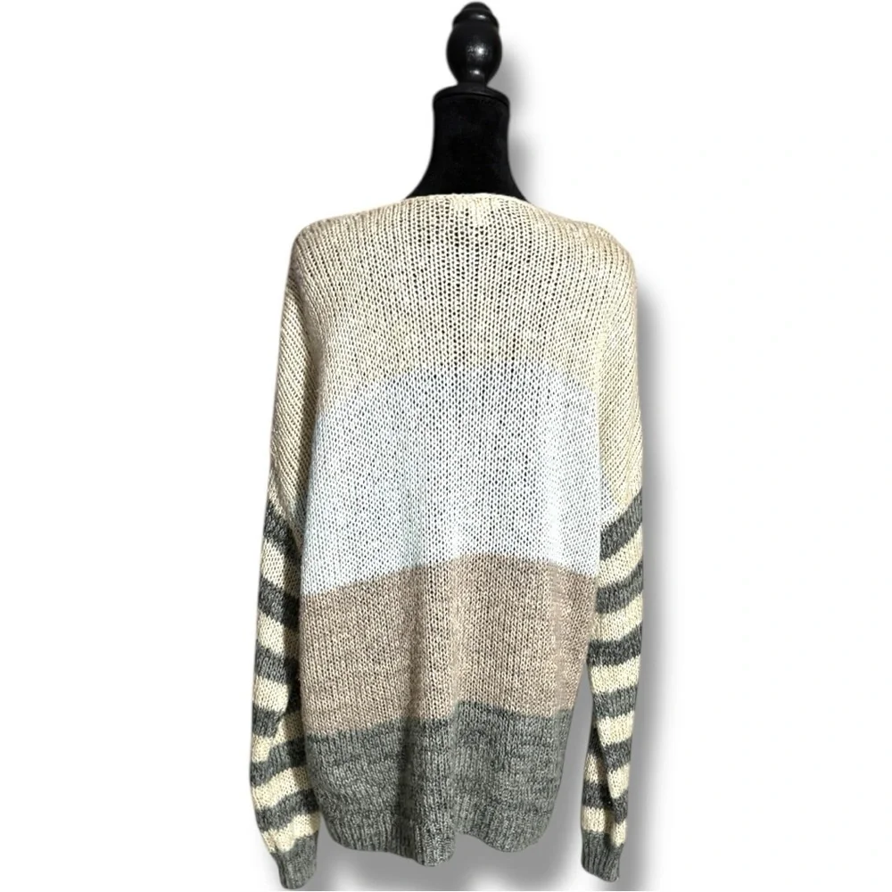 Maurices Elegant Colorblock Blue/Gray/Tan Lightweight Loose Fit Women's Sweater